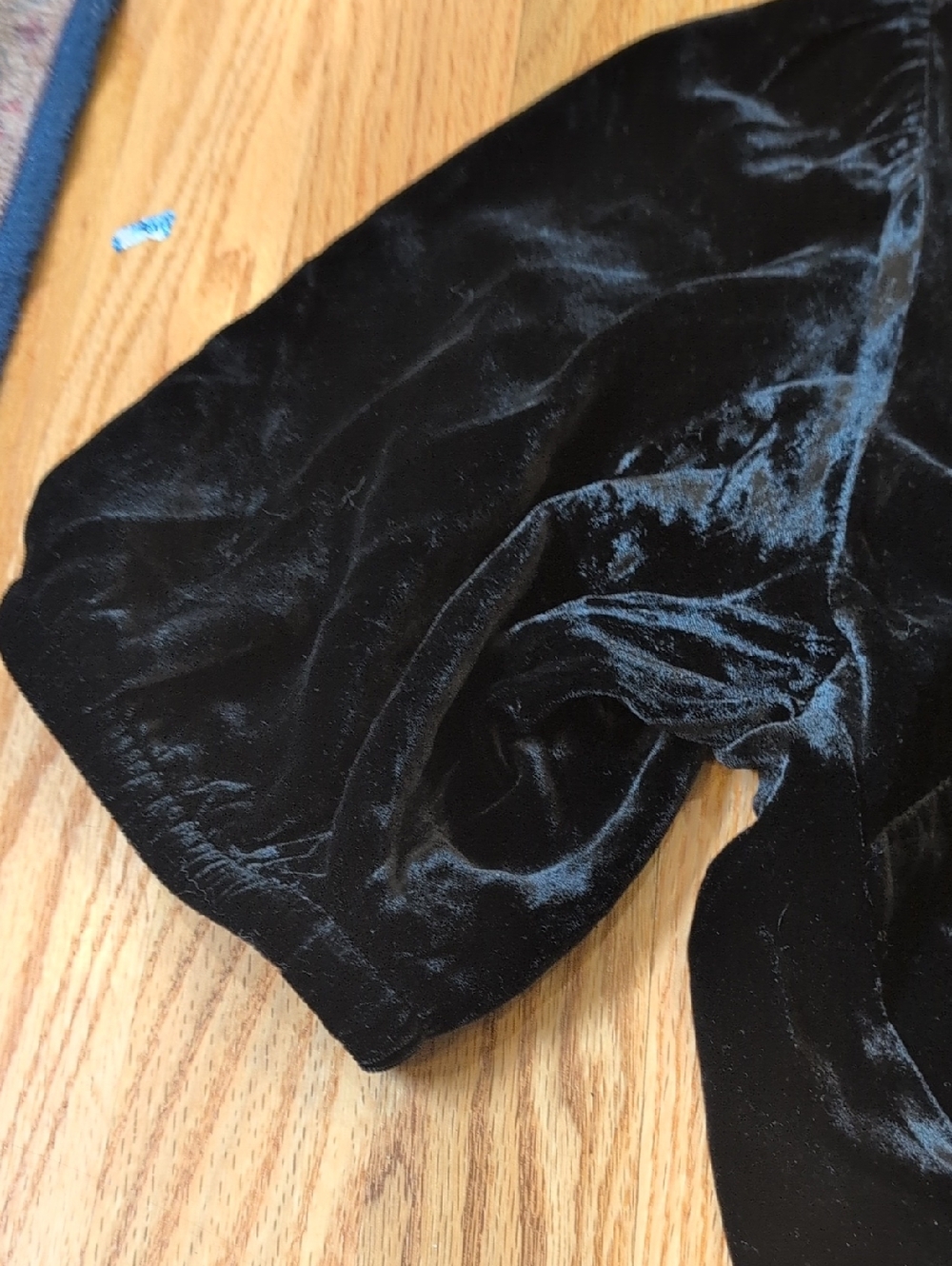 Black Velvet Garnet Hill Top Size M - Picture 5 of 5